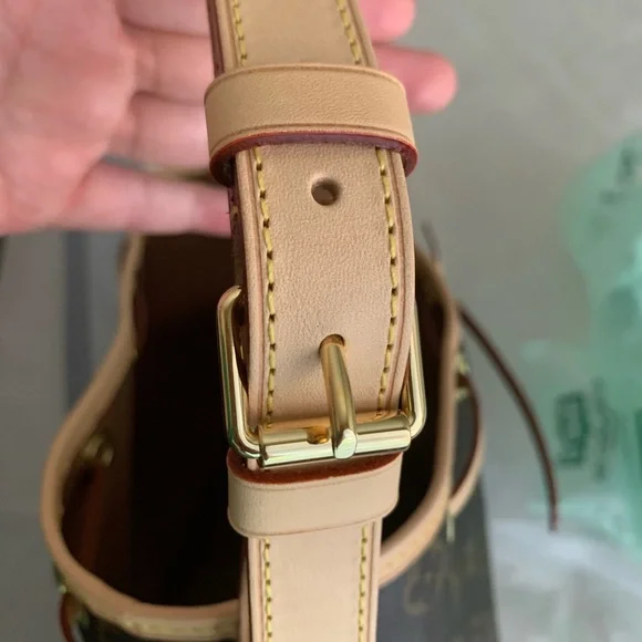 Louis Vuitton Monogram Noe Shoulder Bag - Picture 14 of 16